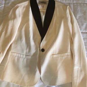 Chic off white blazer